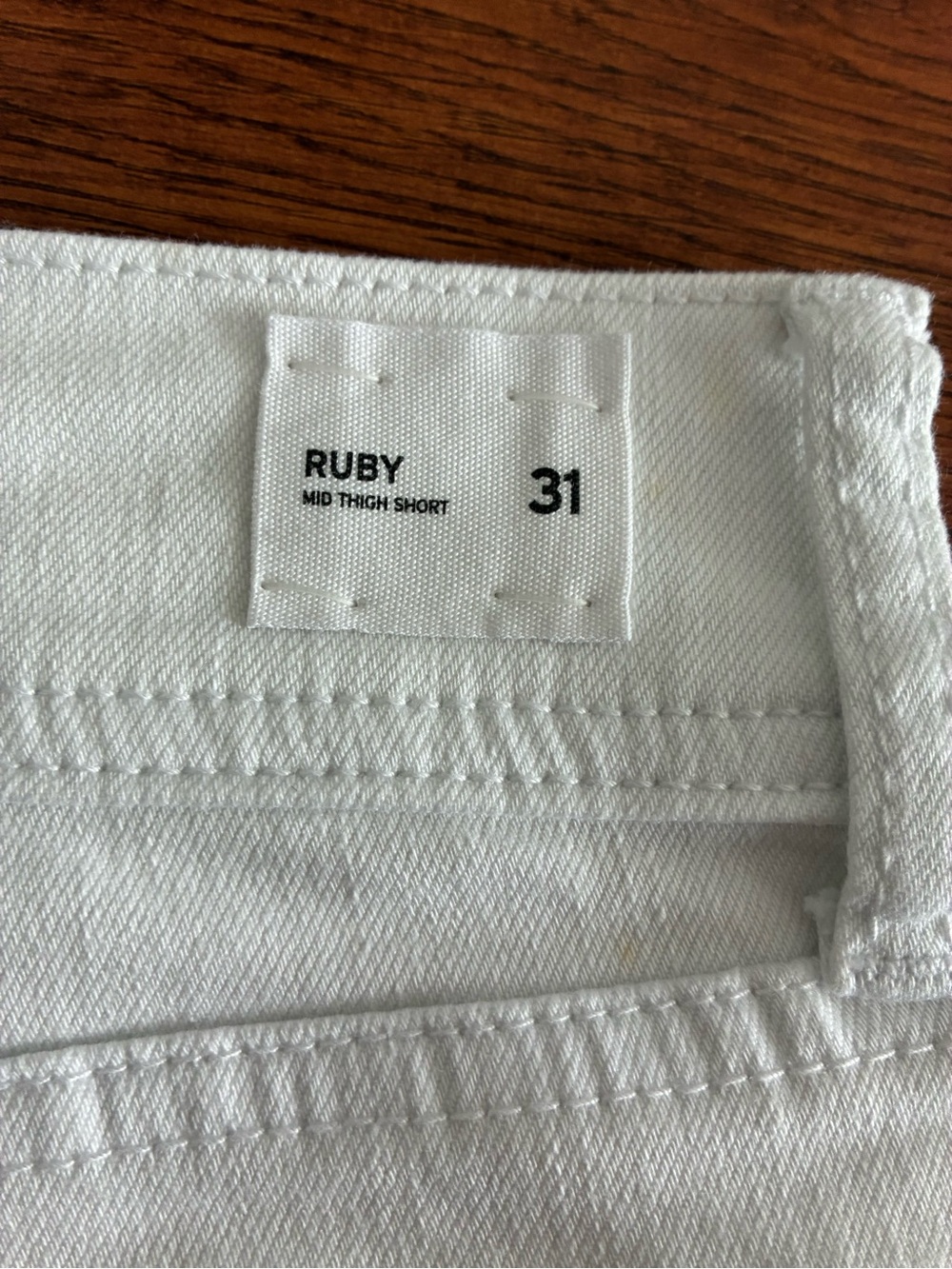 New with tag Hudson Women's Ruby Mid Thigh Short size 31 - Picture 4 of 5